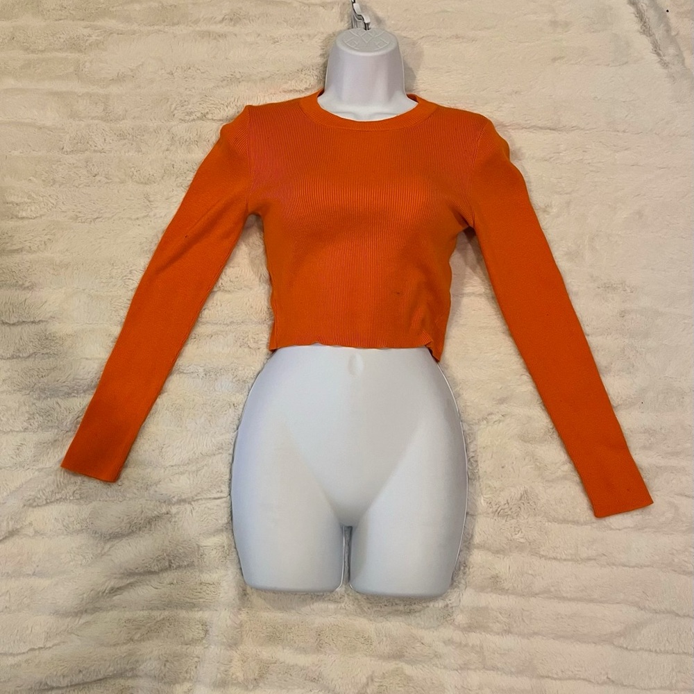 orange long sleeve top size M